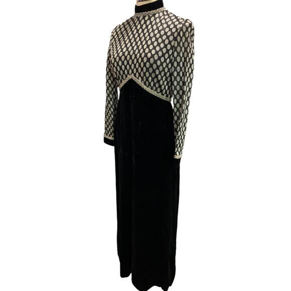 Small Vintage 1970s Black Velvet Metallic Dot Gown Long Fitted Bodice - Picture 3 of 9